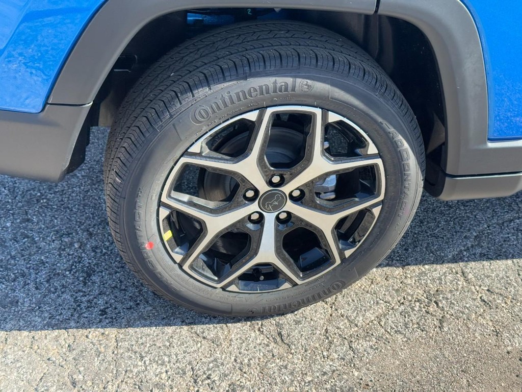 Jeep Compass Vehicle Full-screen Gallery Image 04