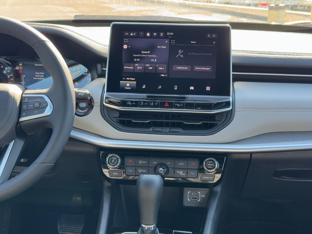 Jeep Compass Vehicle Full-screen Gallery Image 08