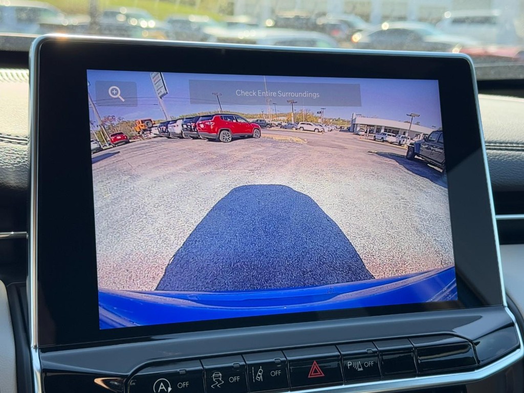 Jeep Compass Vehicle Full-screen Gallery Image 14