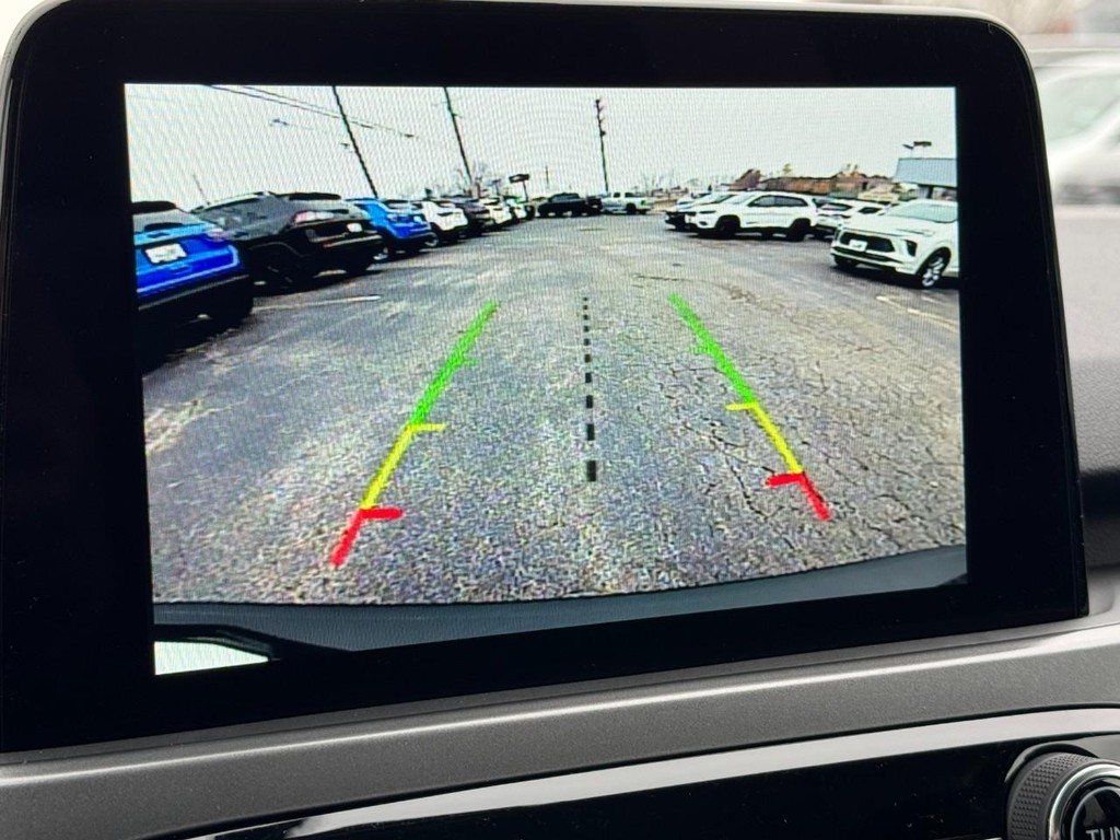 Ford Escape Vehicle Full-screen Gallery Image 21