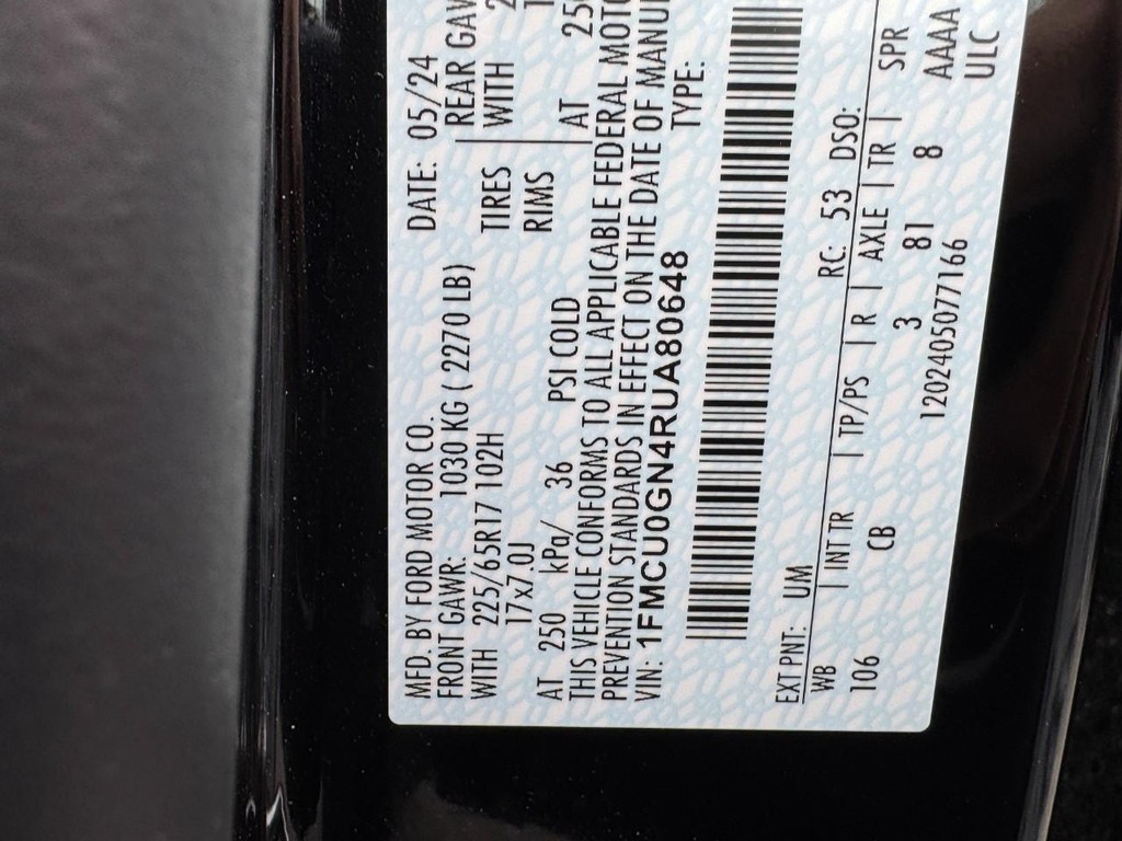 Ford Escape Vehicle Full-screen Gallery Image 24