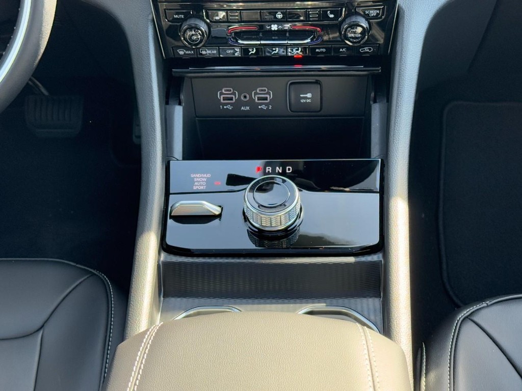 Jeep Grand Cherokee Vehicle Full-screen Gallery Image 10