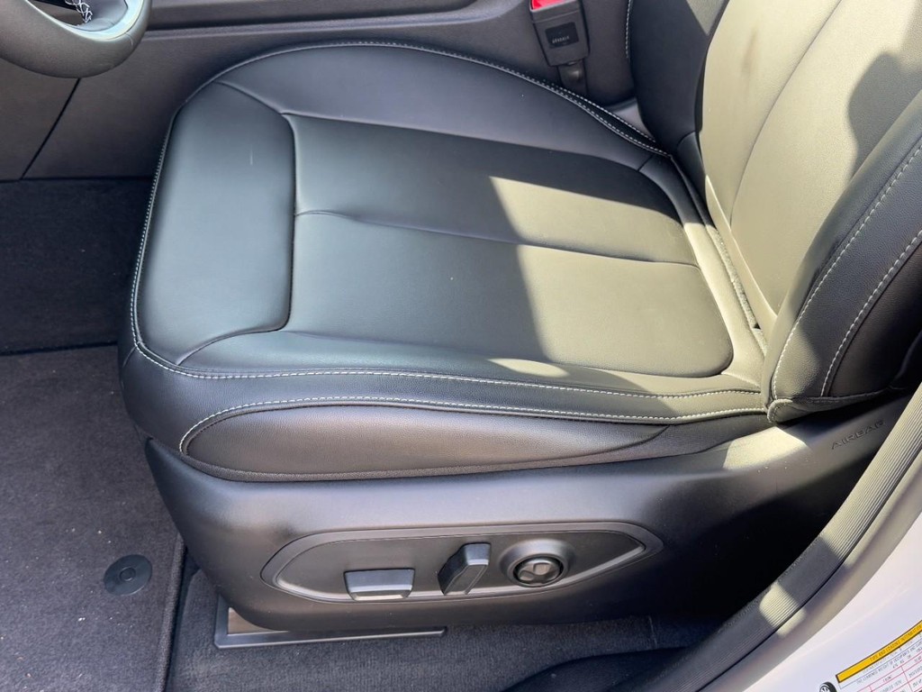 Jeep Grand Cherokee Vehicle Full-screen Gallery Image 22