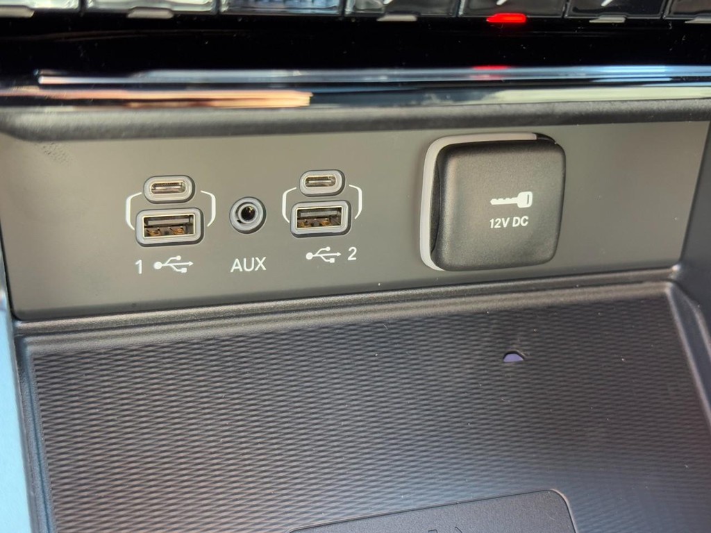 Jeep Grand Cherokee Vehicle Full-screen Gallery Image 14