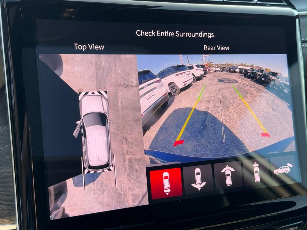 Jeep Grand Cherokee Vehicle Full-screen Gallery Image 18