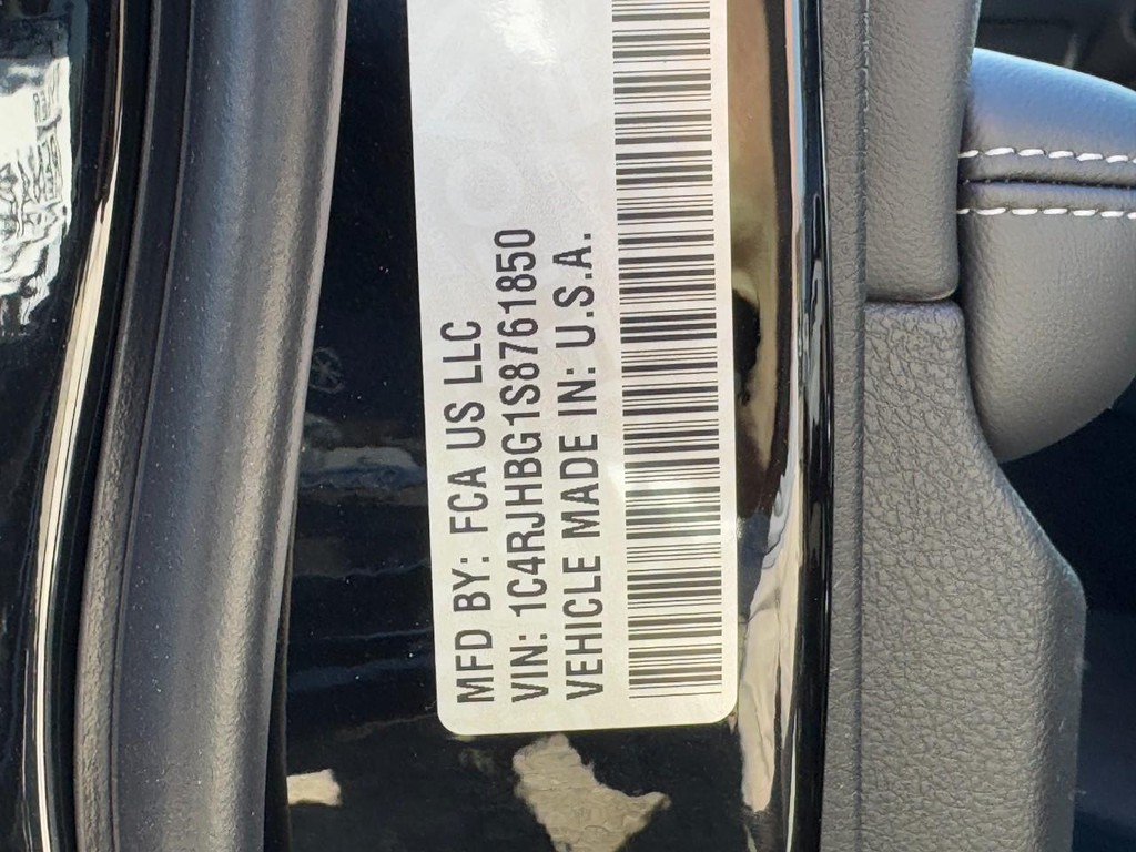 Jeep Grand Cherokee Vehicle Full-screen Gallery Image 20