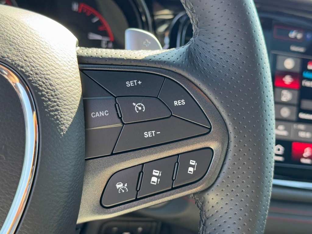 Dodge Durango Vehicle Full-screen Gallery Image 14