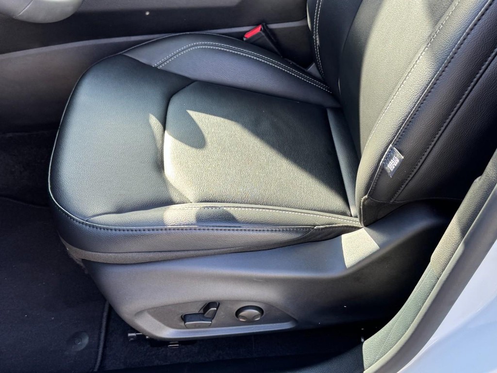 Jeep Compass Vehicle Full-screen Gallery Image 15