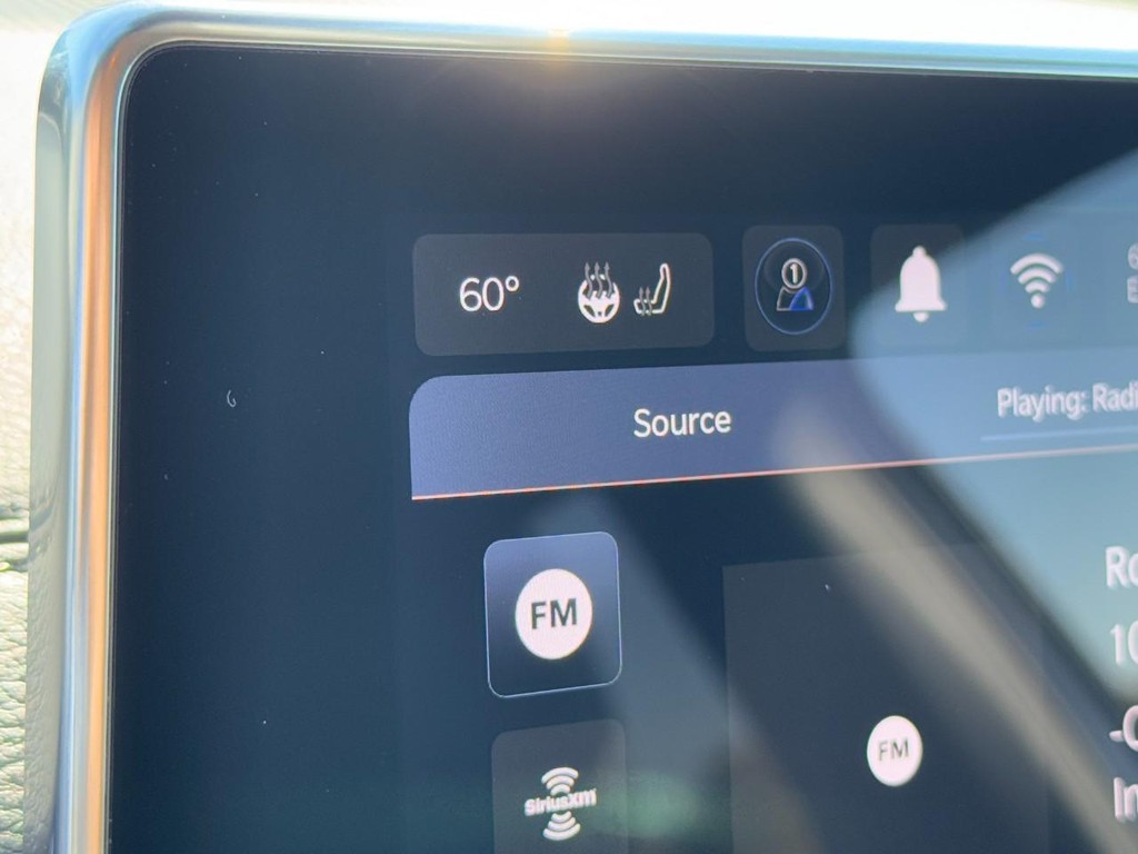 Jeep Compass Vehicle Full-screen Gallery Image 13