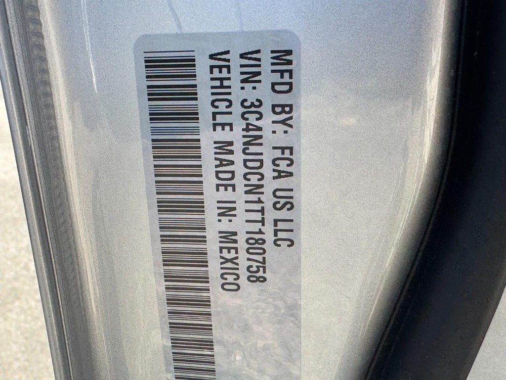 Jeep Compass Vehicle Full-screen Gallery Image 16