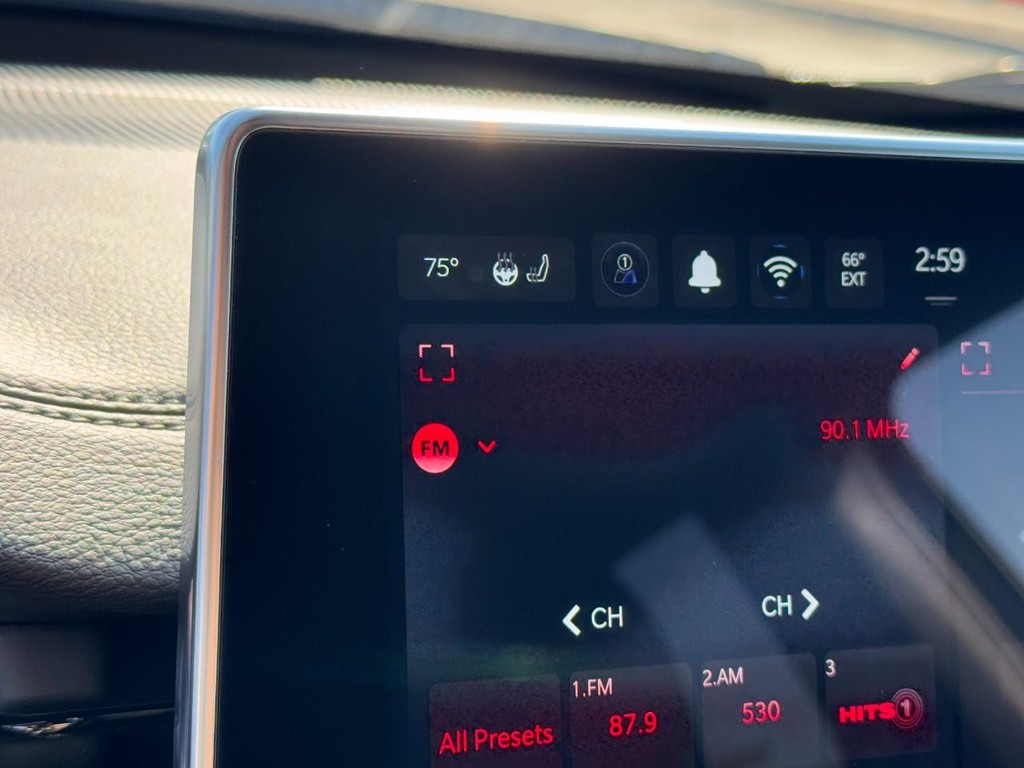 Jeep Compass Vehicle Full-screen Gallery Image 13