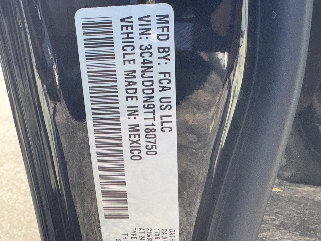 Jeep Compass Vehicle Full-screen Gallery Image 16