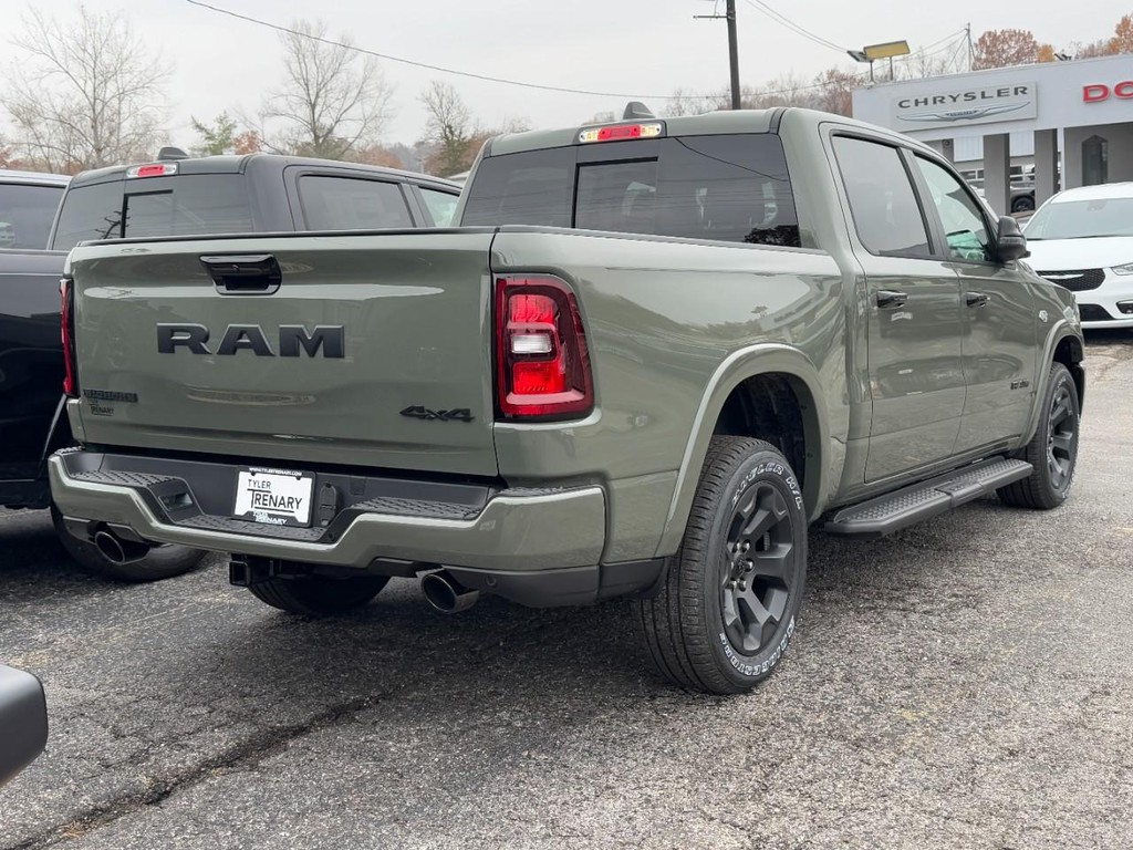 Ram 1500 Vehicle Full-screen Gallery Image 03