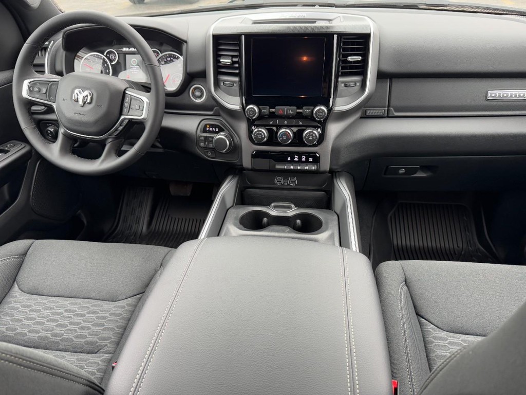 Ram 1500 Vehicle Full-screen Gallery Image 06