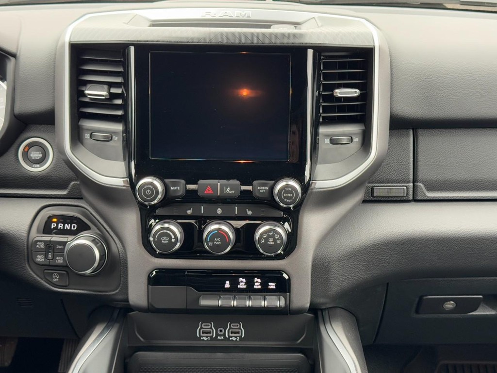 Ram 1500 Vehicle Full-screen Gallery Image 08