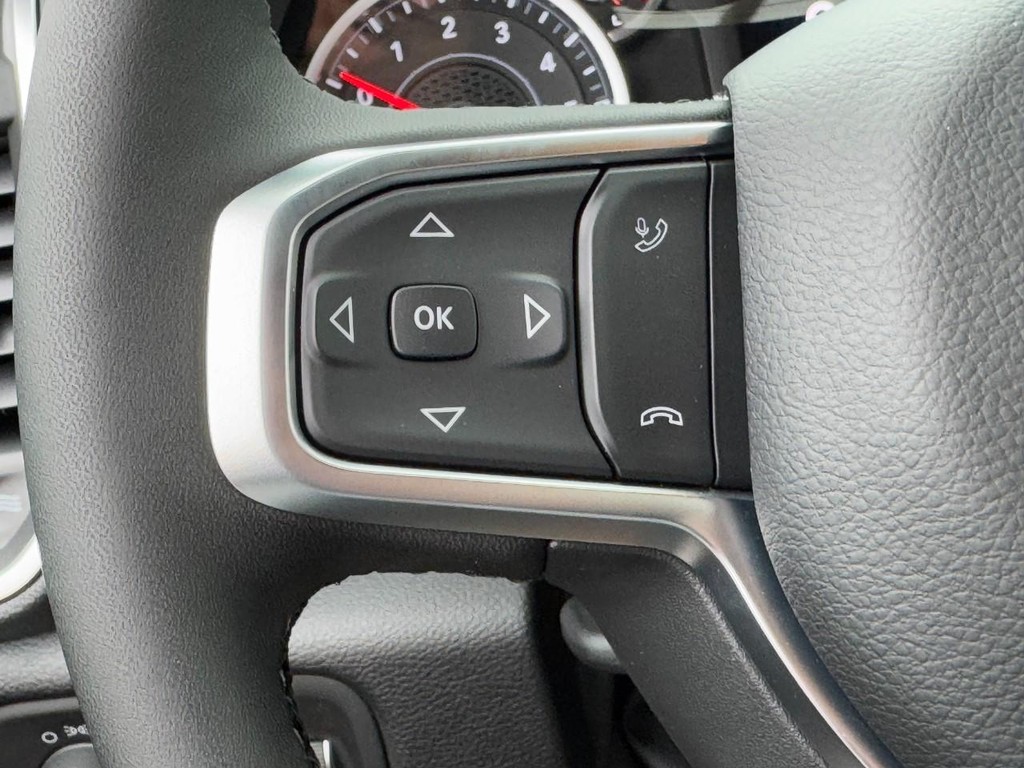 Ram 1500 Vehicle Full-screen Gallery Image 10