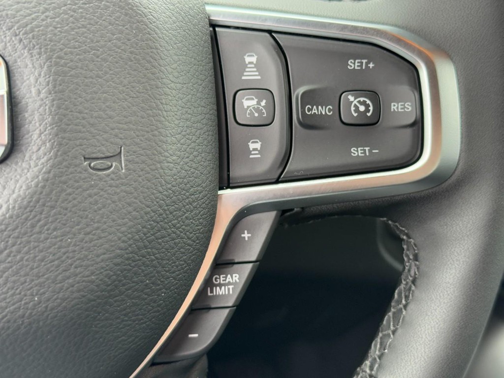 Ram 1500 Vehicle Full-screen Gallery Image 11