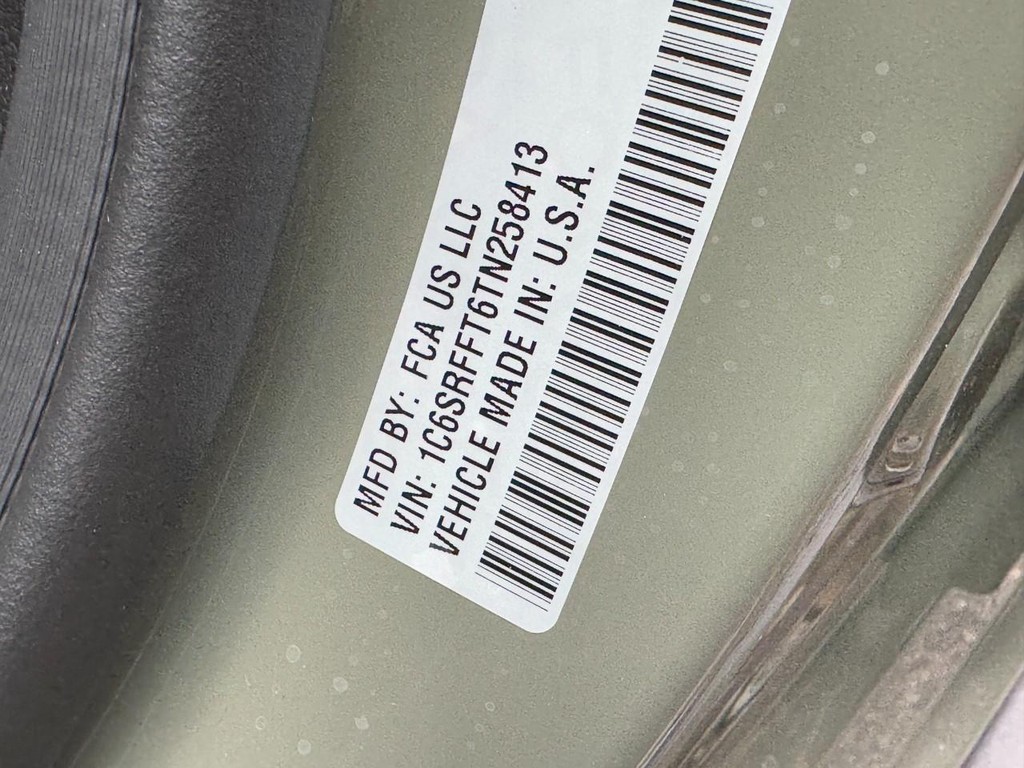 Ram 1500 Vehicle Full-screen Gallery Image 17