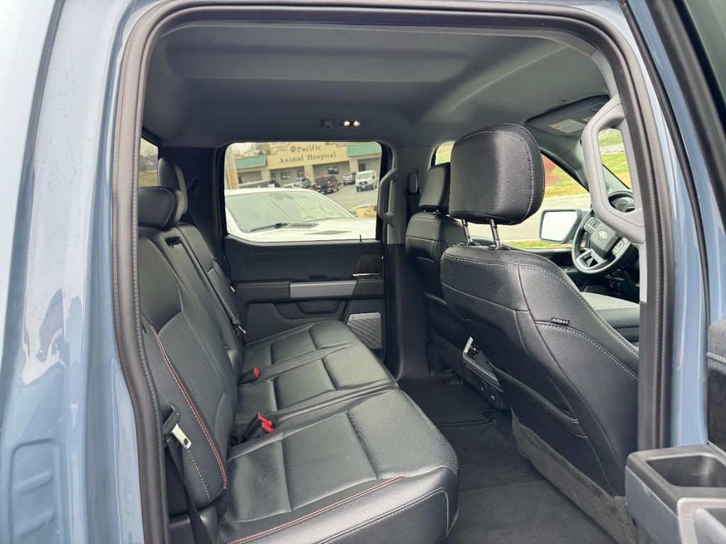 Ford F-150 Vehicle Full-screen Gallery Image 10