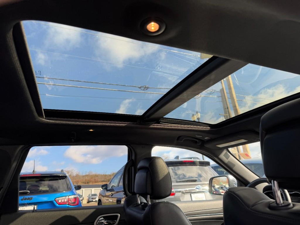 Jeep Grand Cherokee Vehicle Full-screen Gallery Image 11