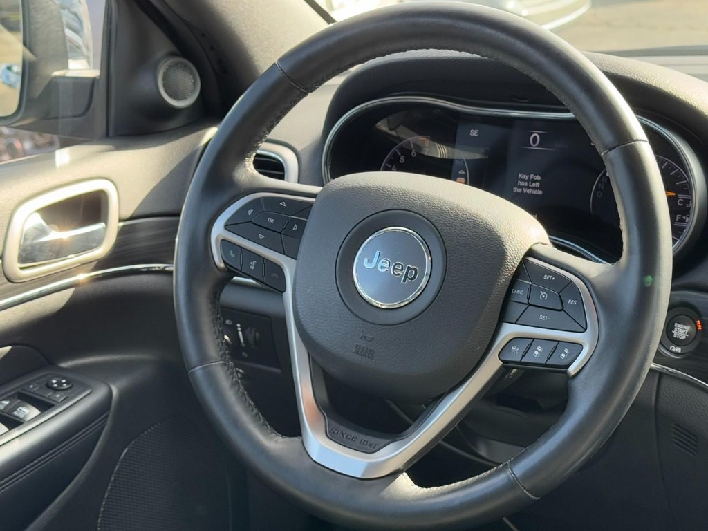 Jeep Grand Cherokee Vehicle Full-screen Gallery Image 13