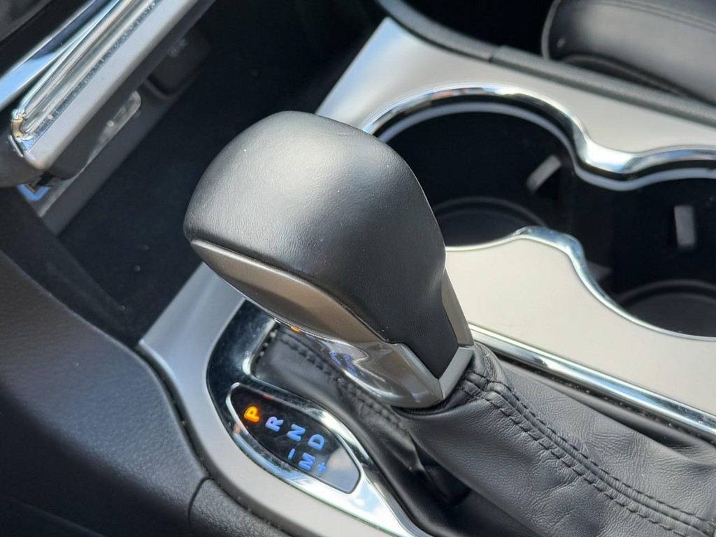 Jeep Grand Cherokee Vehicle Full-screen Gallery Image 21