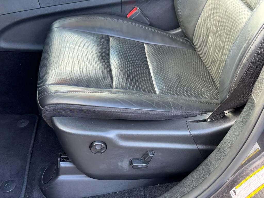 Jeep Grand Cherokee Vehicle Full-screen Gallery Image 26