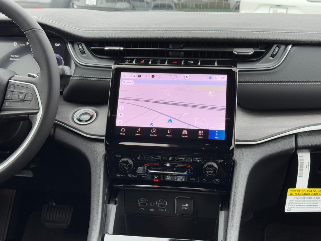 Jeep Grand Cherokee Vehicle Full-screen Gallery Image 08