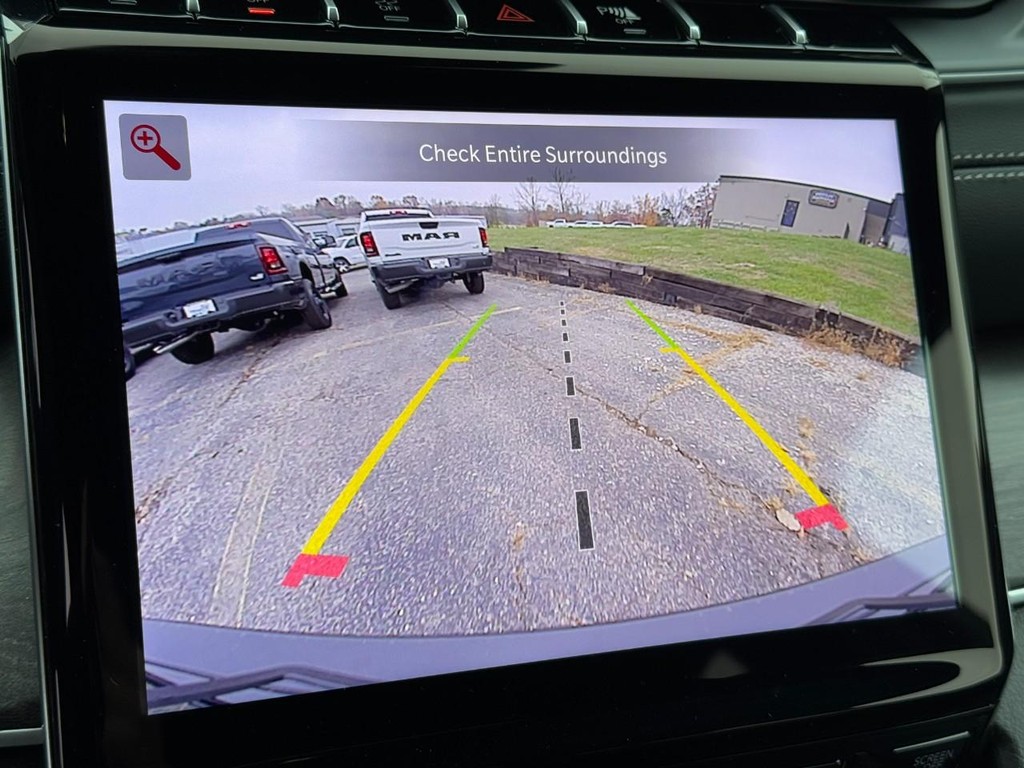 Jeep Grand Cherokee Vehicle Full-screen Gallery Image 16