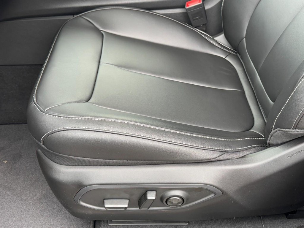 Jeep Grand Cherokee Vehicle Full-screen Gallery Image 17