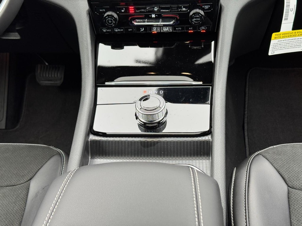 Jeep Grand Cherokee Vehicle Full-screen Gallery Image 10