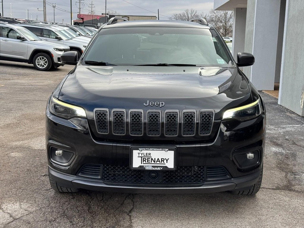 Jeep Cherokee Vehicle Full-screen Gallery Image 07