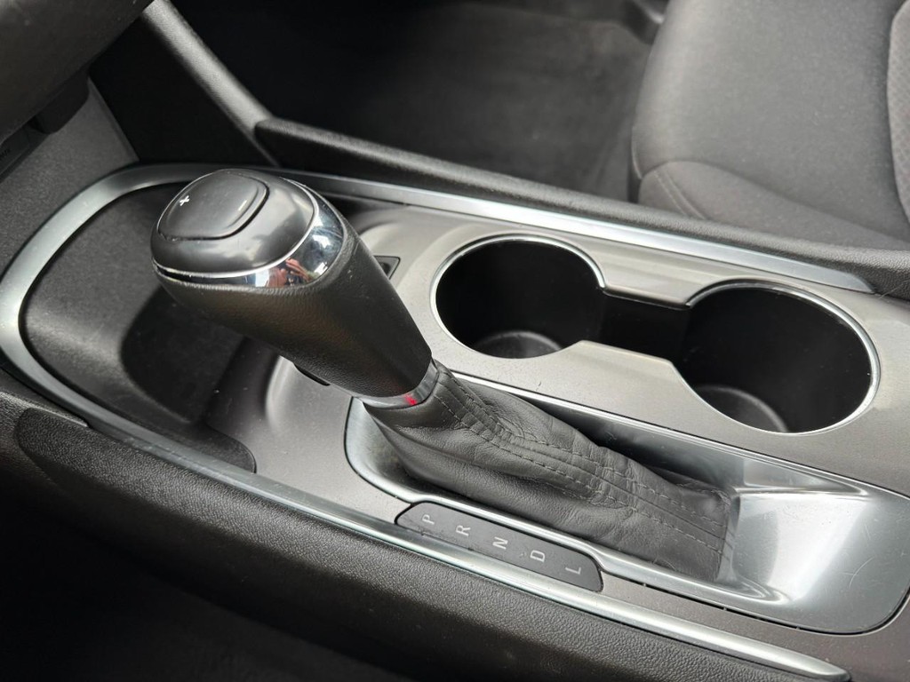 Chevrolet Malibu Vehicle Full-screen Gallery Image 19