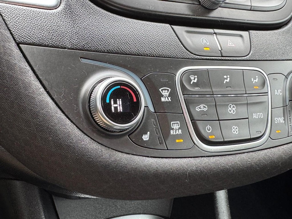 Chevrolet Malibu Vehicle Full-screen Gallery Image 20