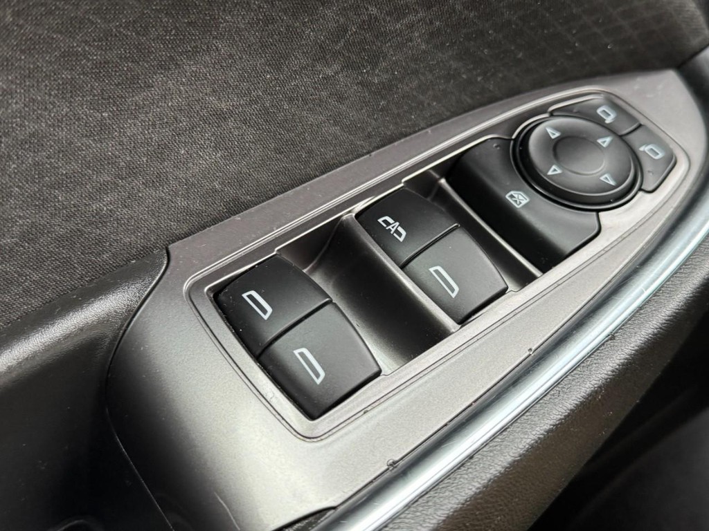 Chevrolet Malibu Vehicle Full-screen Gallery Image 22