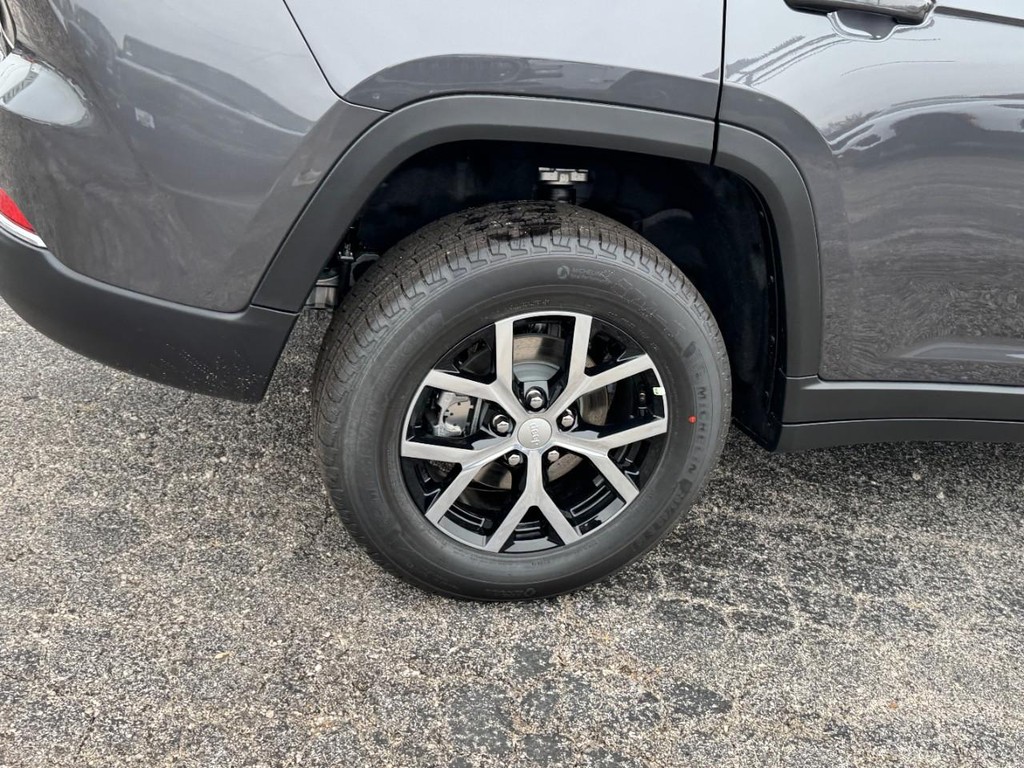 Jeep Grand Cherokee Vehicle Full-screen Gallery Image 04