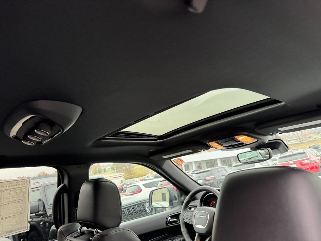 Dodge Durango Vehicle Full-screen Gallery Image 06