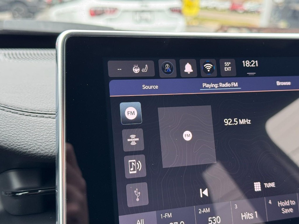 Jeep Compass Vehicle Full-screen Gallery Image 13