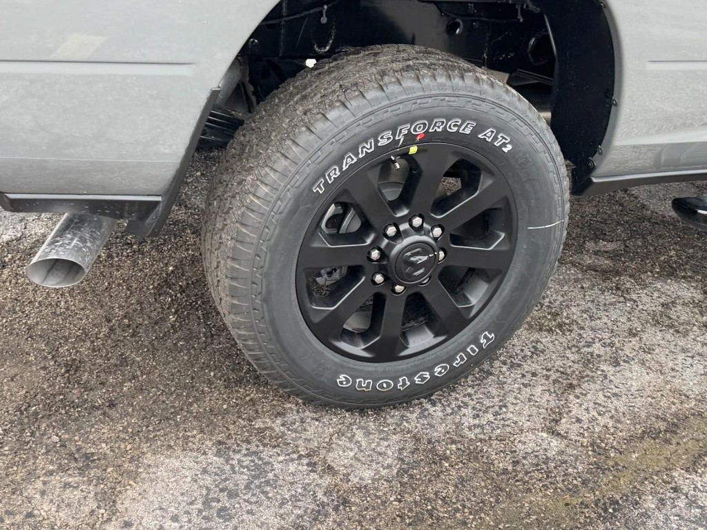 Ram 3500 Vehicle Full-screen Gallery Image 04