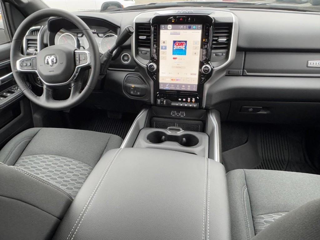 Ram 3500 Vehicle Full-screen Gallery Image 06