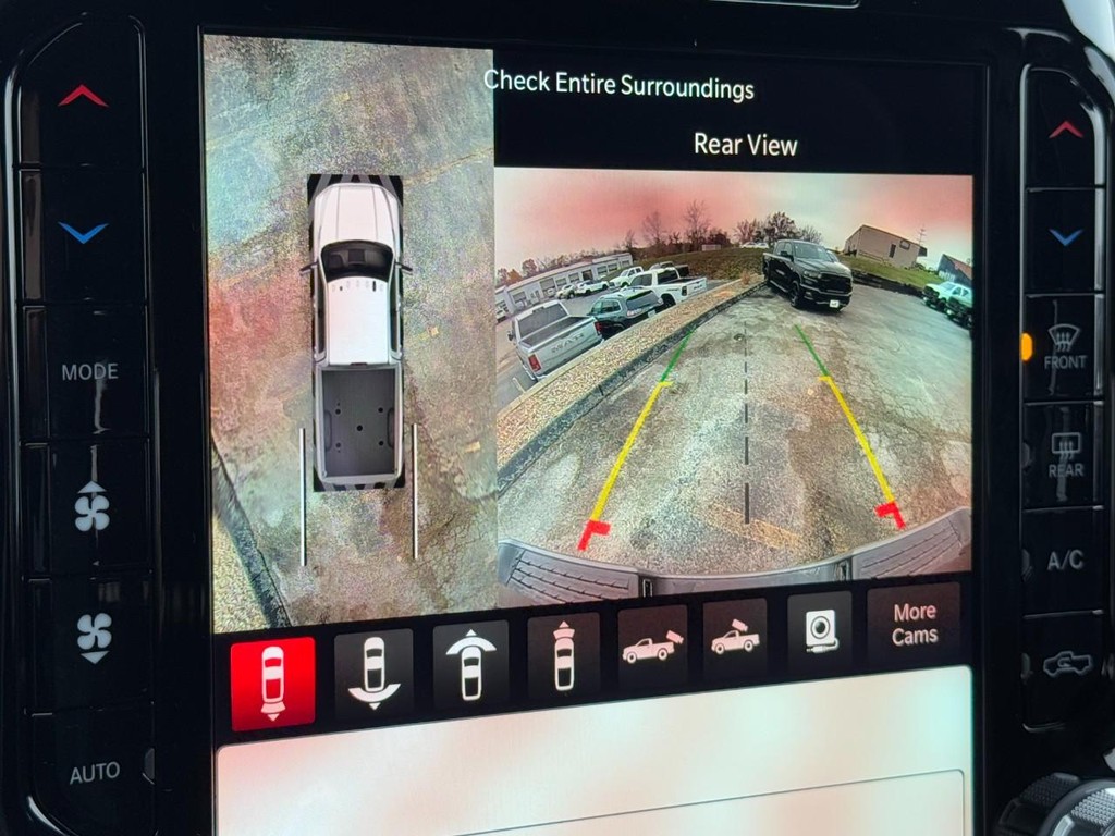 Ram 3500 Vehicle Full-screen Gallery Image 16