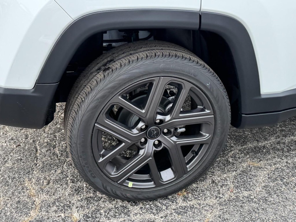 Jeep Compass Vehicle Full-screen Gallery Image 04