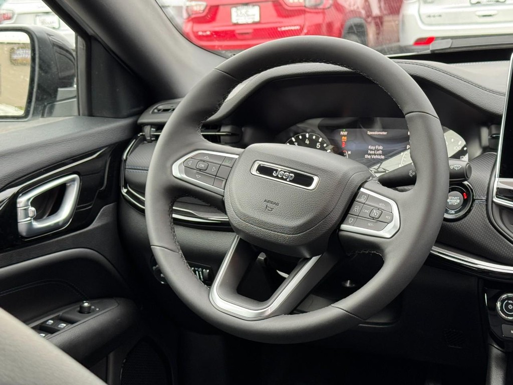 Jeep Compass Vehicle Full-screen Gallery Image 07