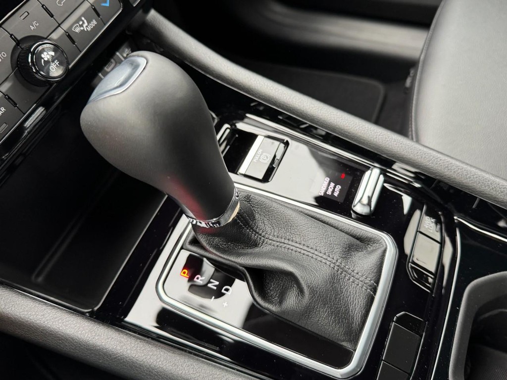 Jeep Compass Vehicle Full-screen Gallery Image 12