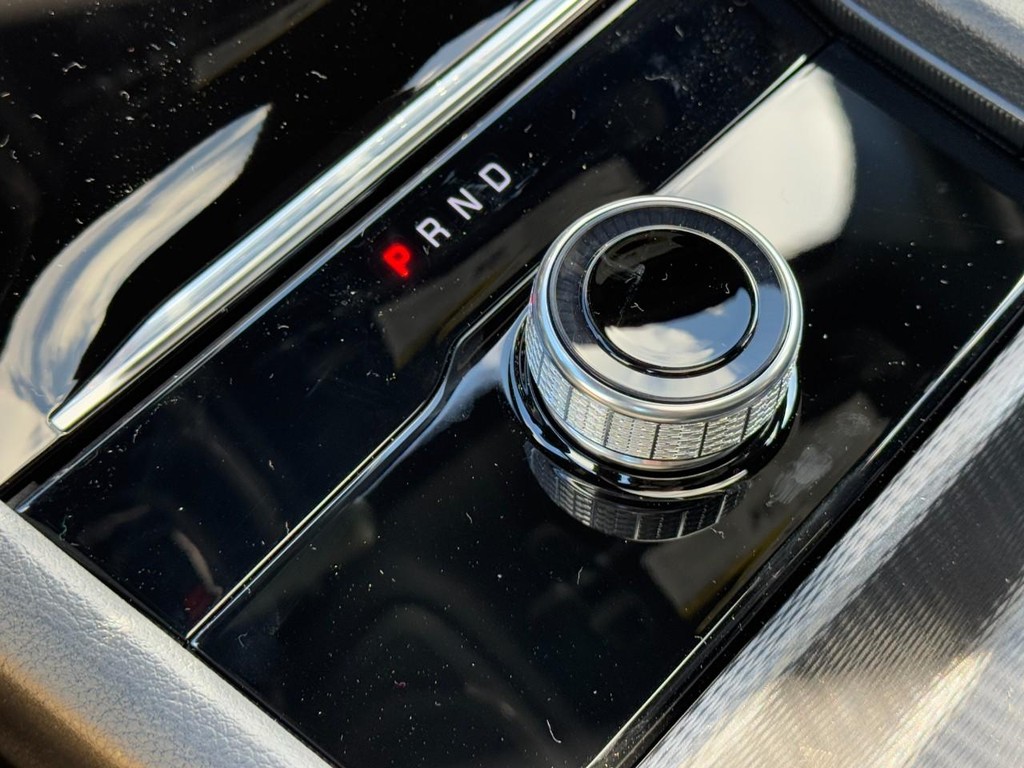 Jeep Grand Cherokee Vehicle Full-screen Gallery Image 13