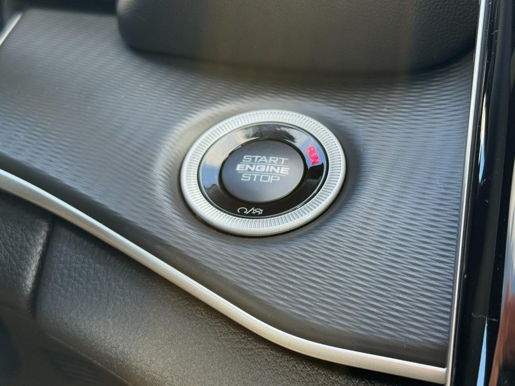 Jeep Grand Cherokee Vehicle Full-screen Gallery Image 14