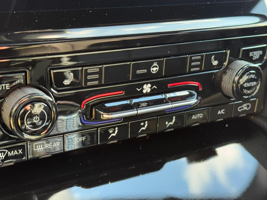 Jeep Grand Cherokee Vehicle Full-screen Gallery Image 14