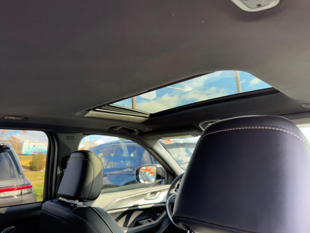 Jeep Grand Cherokee Vehicle Full-screen Gallery Image 06