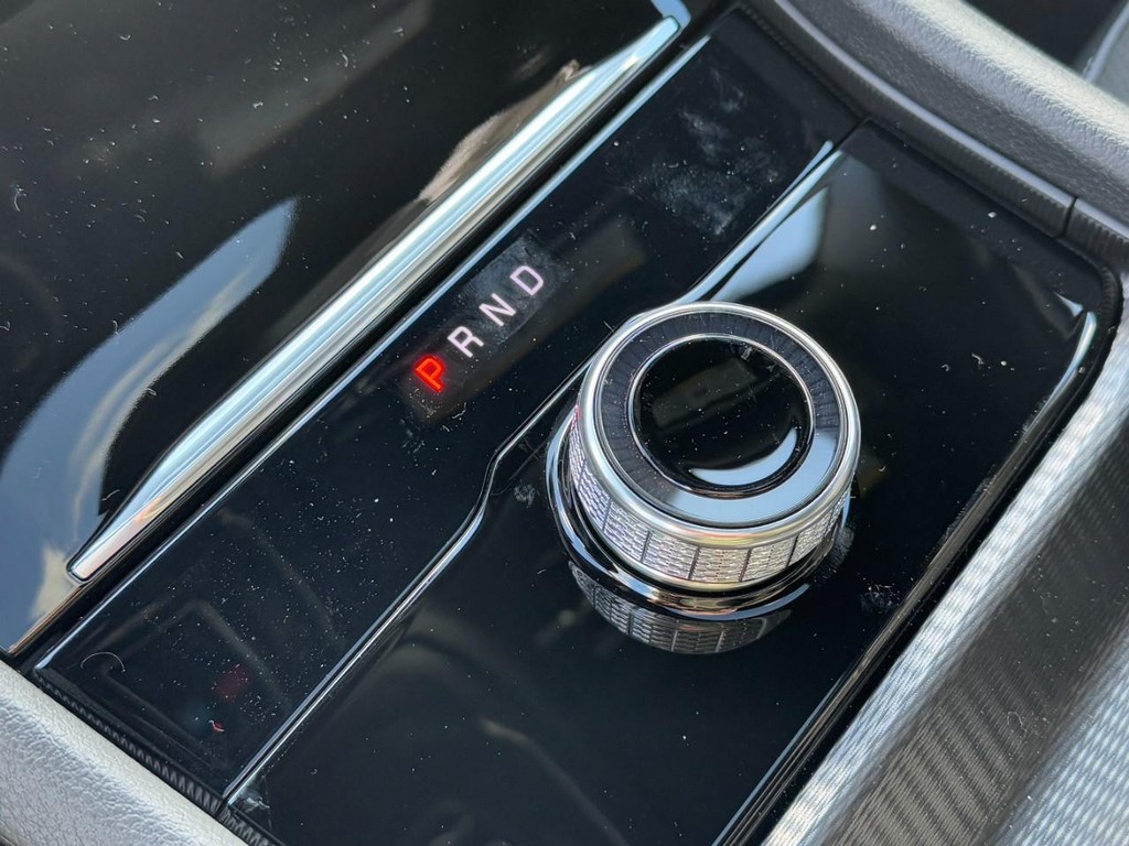 Jeep Grand Cherokee Vehicle Full-screen Gallery Image 13