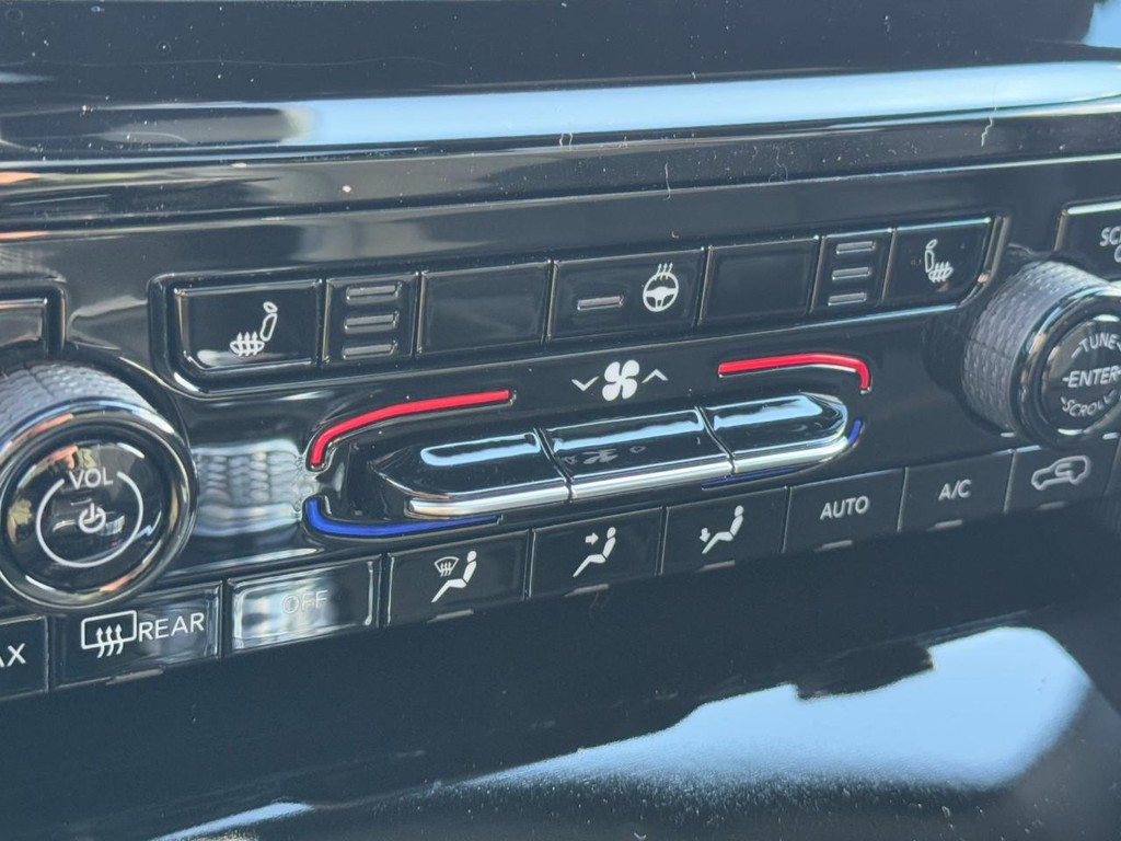 Jeep Grand Cherokee Vehicle Full-screen Gallery Image 14